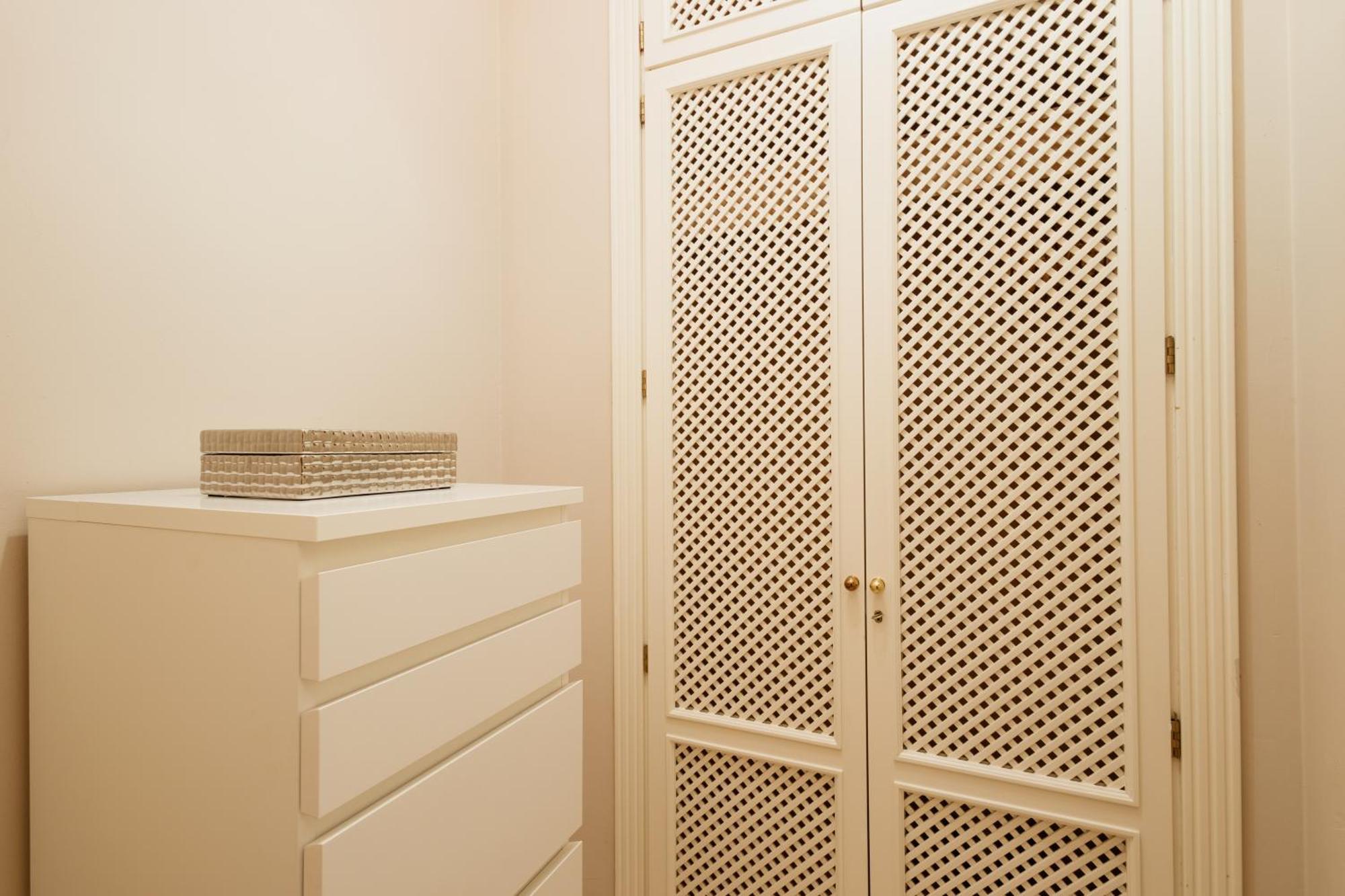 Apartment Dream Experience In Elviria: Luxury Property Close To Beaches, Restaurants And Golf Courses